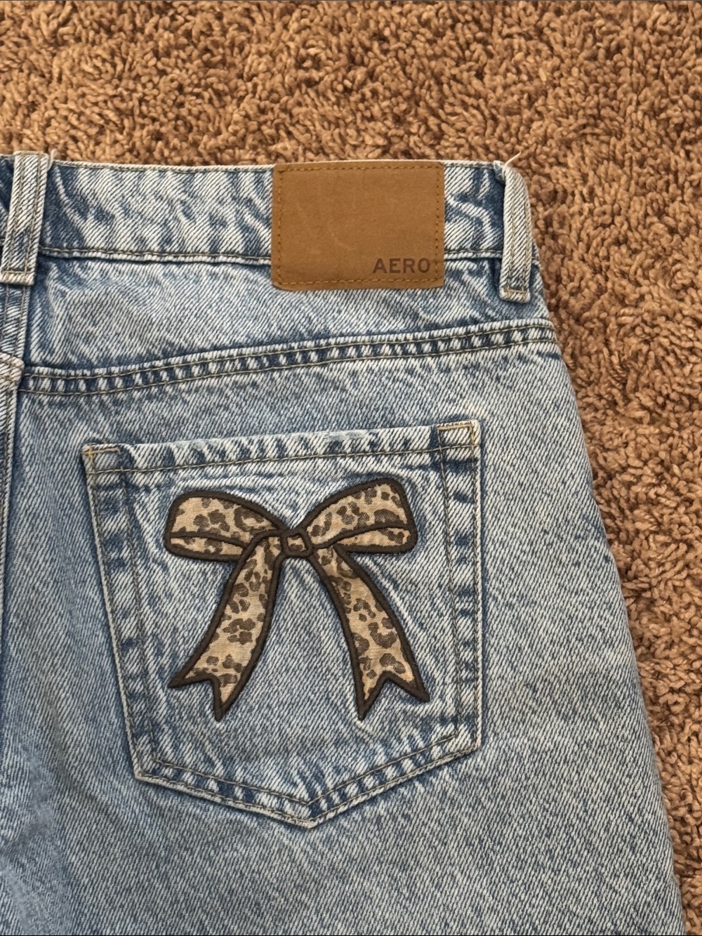 Aeropostale Light Wash Wide Leg Jeans size 00 short